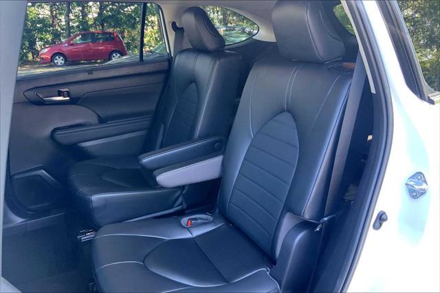 used 2023 Toyota Highlander car, priced at $40,500