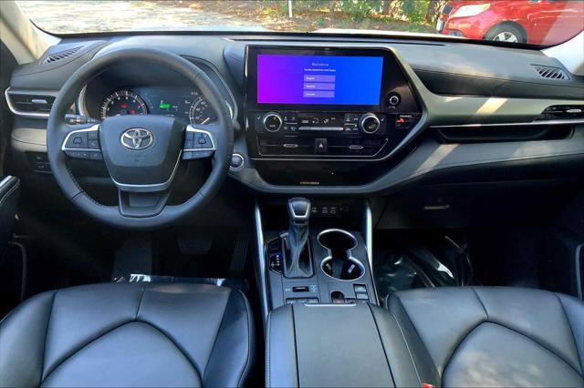 used 2023 Toyota Highlander car, priced at $40,500