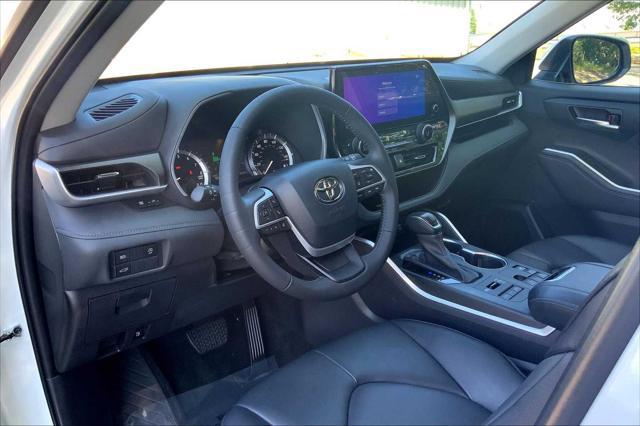 used 2023 Toyota Highlander car, priced at $40,500