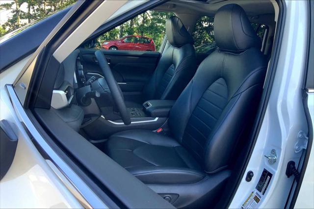 used 2023 Toyota Highlander car, priced at $40,500