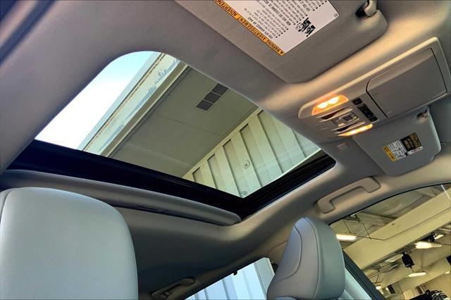 used 2022 Toyota Highlander car, priced at $37,200