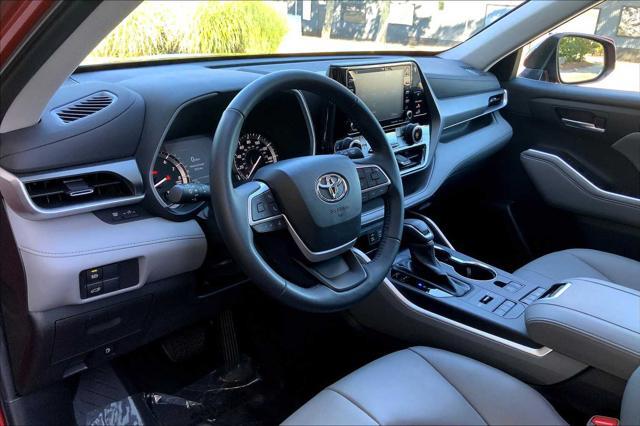 used 2022 Toyota Highlander car, priced at $37,200