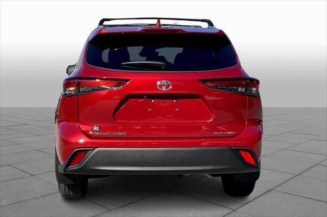 used 2022 Toyota Highlander car, priced at $37,200