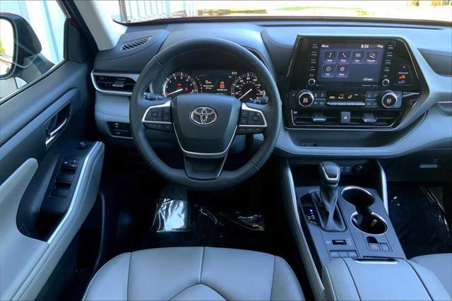 used 2022 Toyota Highlander car, priced at $37,200