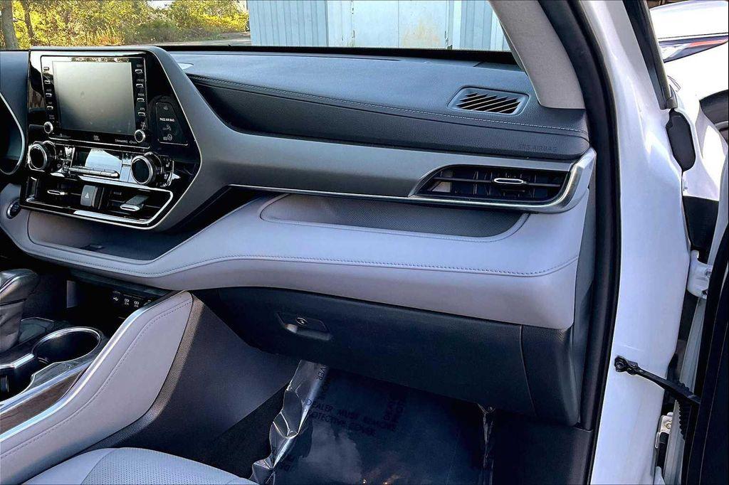 used 2020 Toyota Highlander car, priced at $32,500