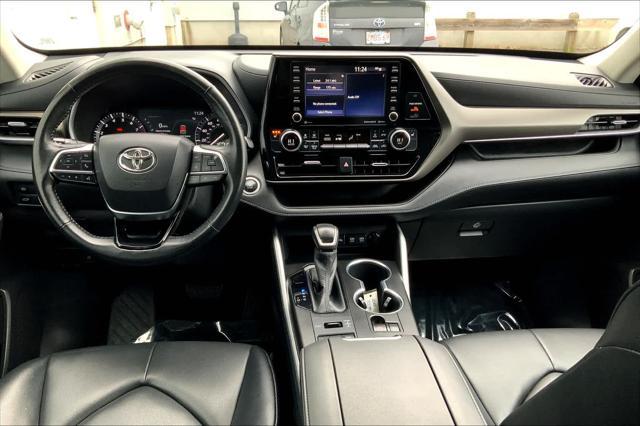 used 2020 Toyota Highlander car, priced at $29,500