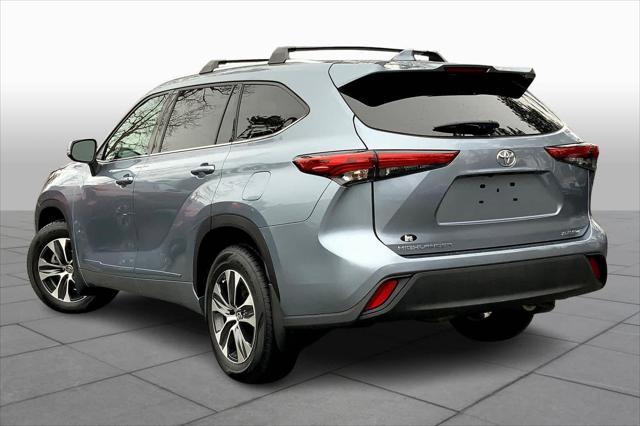 used 2020 Toyota Highlander car, priced at $29,500