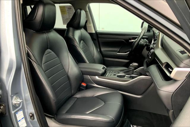 used 2020 Toyota Highlander car, priced at $29,500