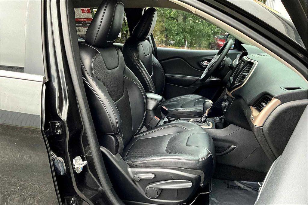 used 2014 Jeep Cherokee car, priced at $10,680