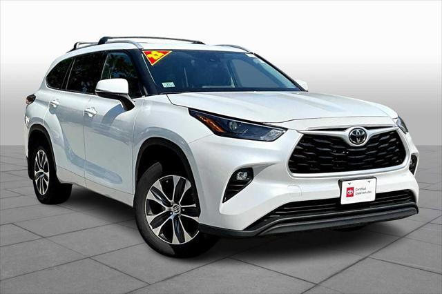 used 2022 Toyota Highlander car, priced at $37,900