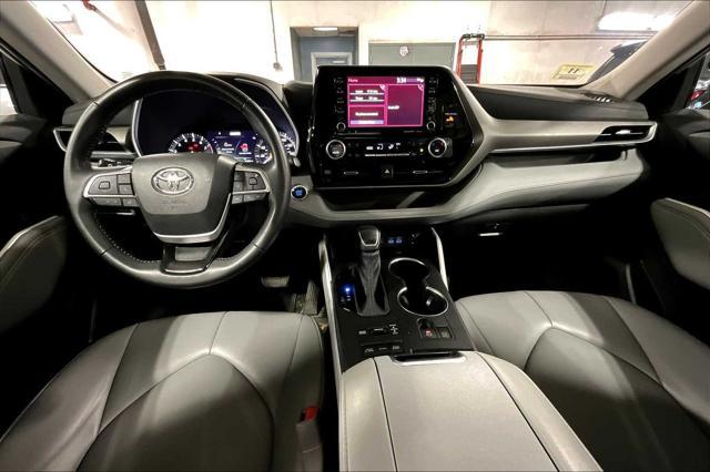 used 2022 Toyota Highlander car, priced at $37,900