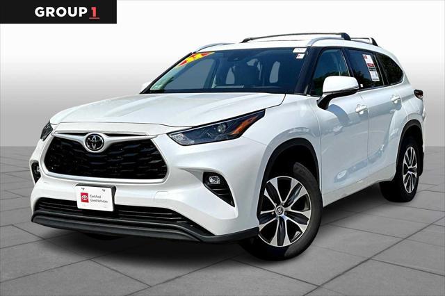 used 2022 Toyota Highlander car, priced at $37,900