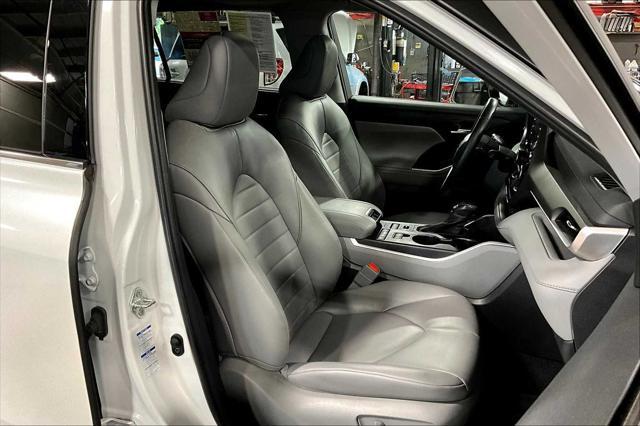 used 2022 Toyota Highlander car, priced at $37,900