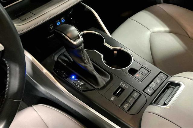used 2022 Toyota Highlander car, priced at $37,900