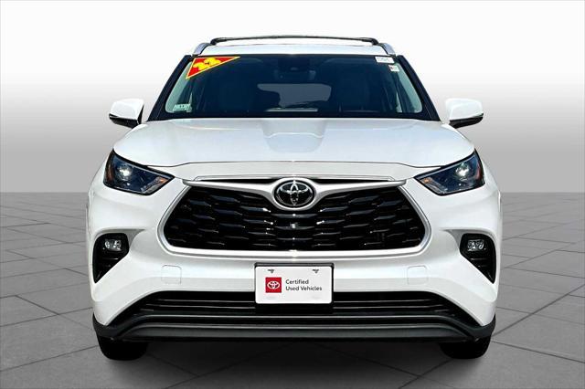 used 2022 Toyota Highlander car, priced at $37,900