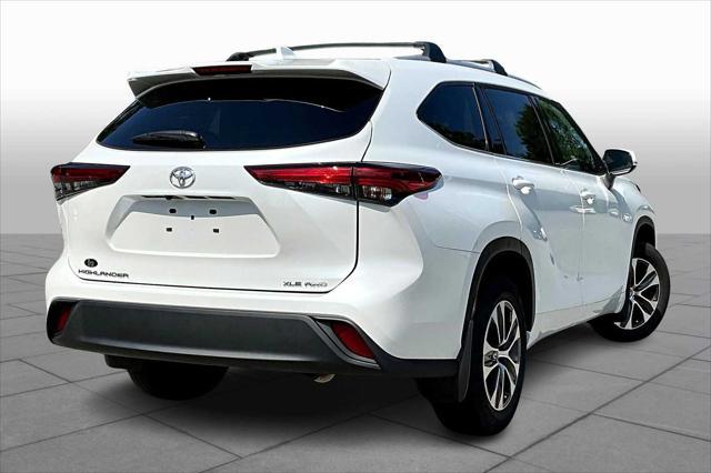 used 2022 Toyota Highlander car, priced at $37,900
