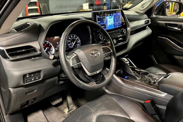 used 2022 Toyota Highlander car, priced at $41,500