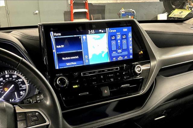 used 2022 Toyota Highlander car, priced at $41,500