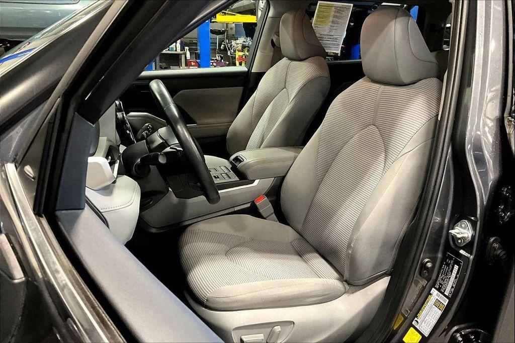used 2022 Toyota Highlander car, priced at $29,410