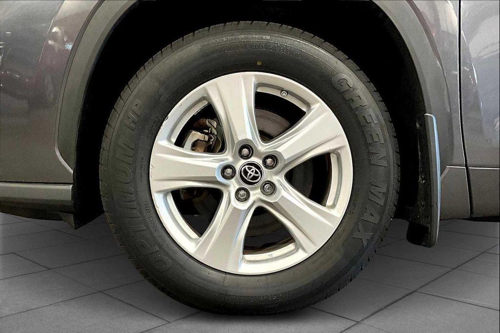 used 2022 Toyota Highlander car, priced at $29,410