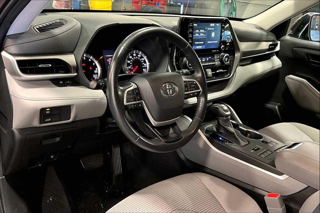 used 2022 Toyota Highlander car, priced at $29,410