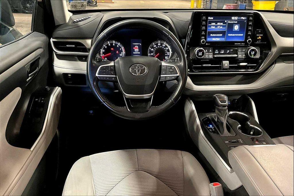 used 2022 Toyota Highlander car, priced at $29,410
