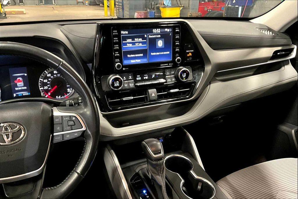 used 2022 Toyota Highlander car, priced at $29,410
