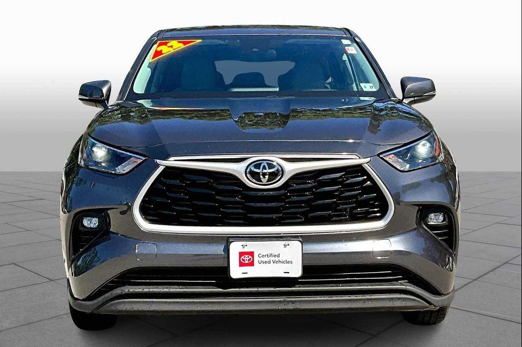 used 2022 Toyota Highlander car, priced at $29,410