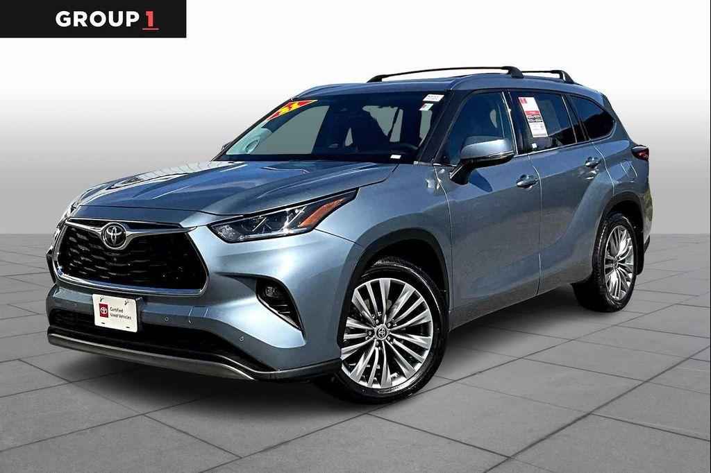 used 2021 Toyota Highlander car, priced at $36,370
