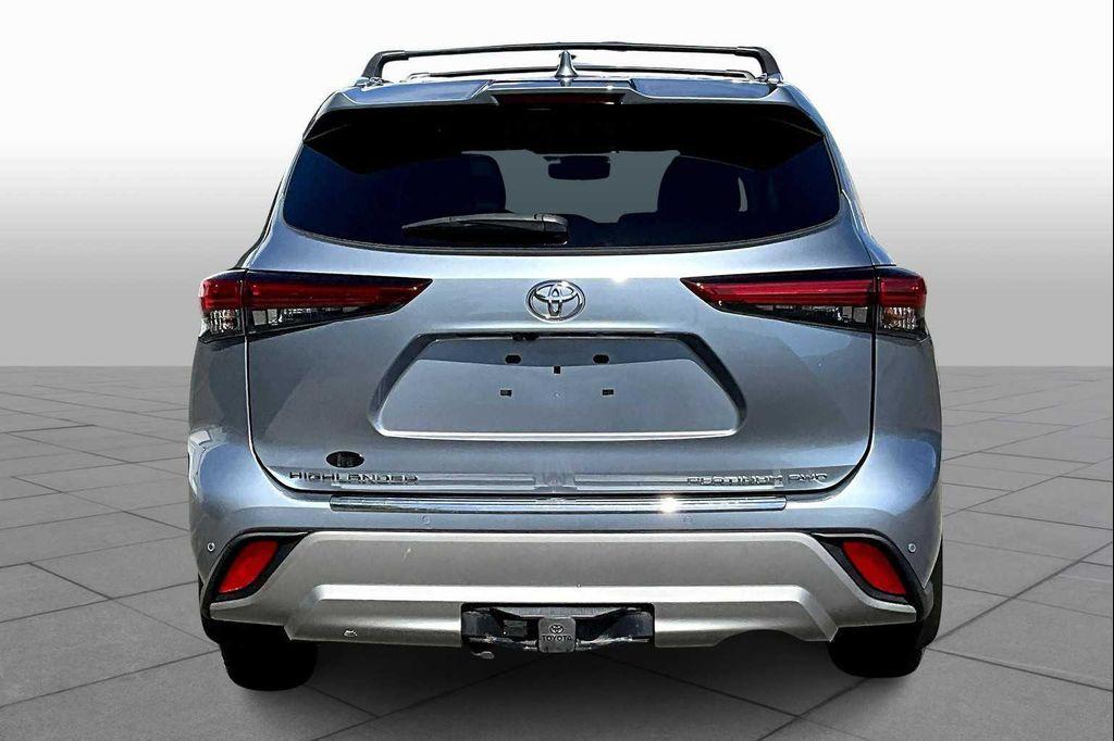 used 2021 Toyota Highlander car, priced at $36,370