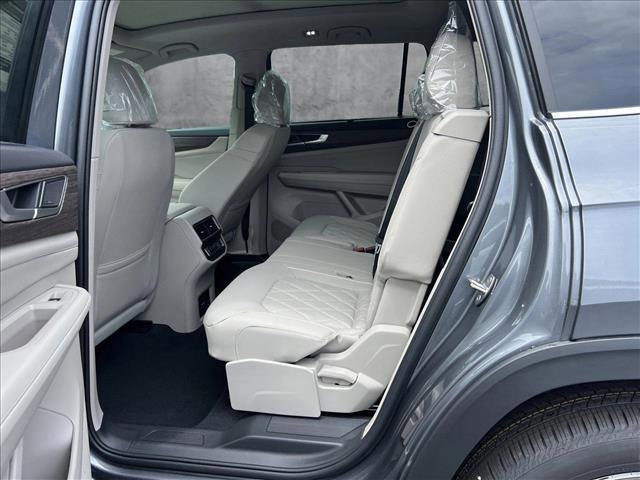 new 2025 Volkswagen Atlas car, priced at $53,168