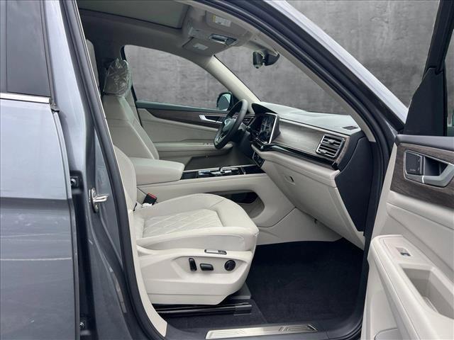 new 2025 Volkswagen Atlas car, priced at $53,168