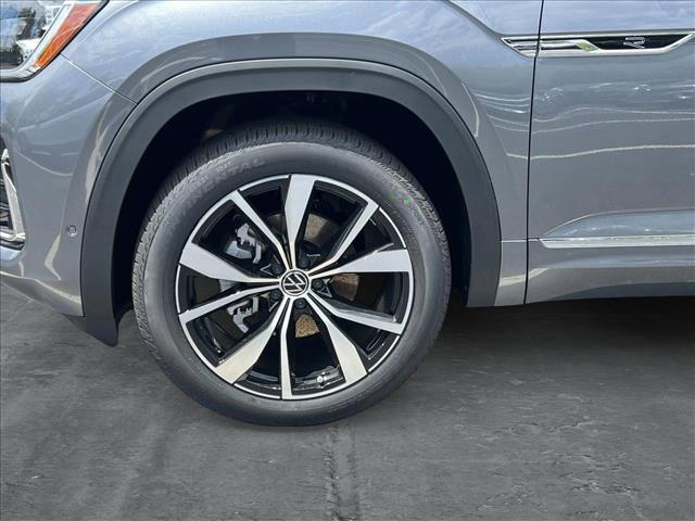new 2025 Volkswagen Atlas car, priced at $52,696
