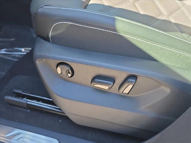 new 2026 Volkswagen Atlas car, priced at $46,303