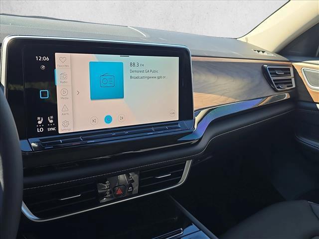 new 2026 Volkswagen Atlas car, priced at $46,303