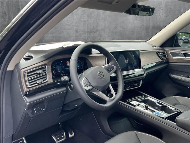 new 2025 Volkswagen Atlas car, priced at $51,668