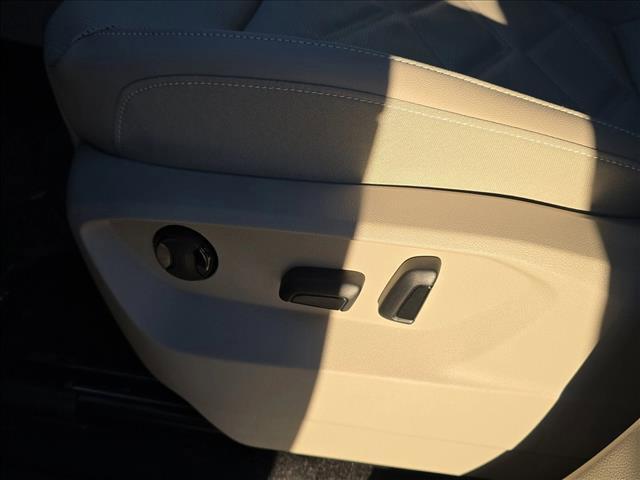 new 2026 Volkswagen Atlas car, priced at $40,402