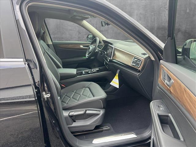new 2025 Volkswagen Atlas car, priced at $42,329
