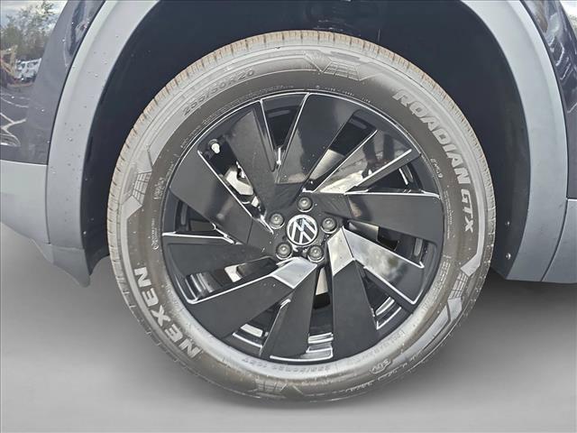 new 2026 Volkswagen Atlas car, priced at $47,138