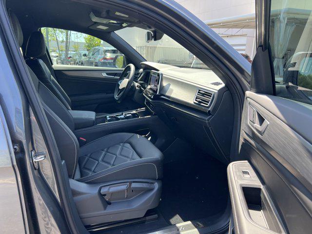 new 2025 Volkswagen Atlas Cross Sport car, priced at $39,899