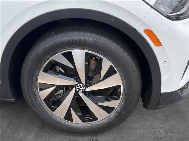new 2025 Volkswagen ID.4 car, priced at $35,789