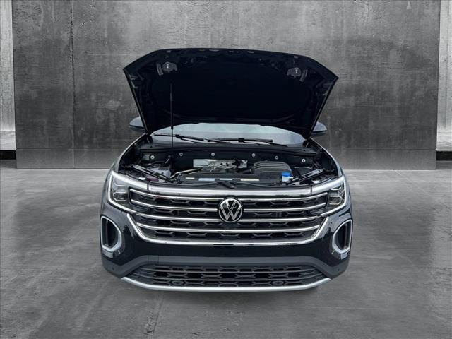 new 2025 Volkswagen Atlas car, priced at $42,096