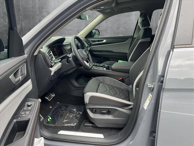 new 2025 Volkswagen Atlas car, priced at $48,796