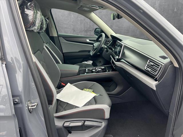 new 2025 Volkswagen Atlas car, priced at $48,796