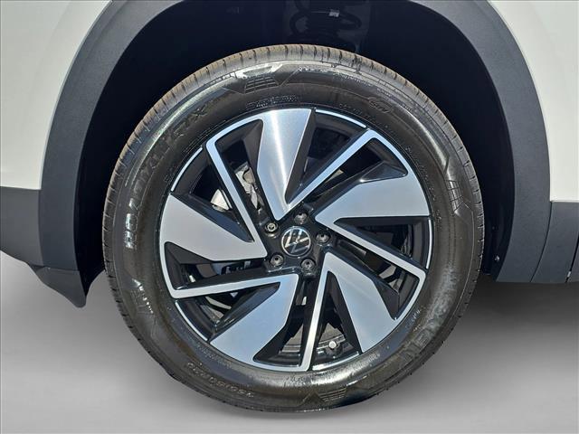 new 2026 Volkswagen Atlas car, priced at $43,039