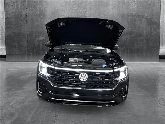 new 2025 Volkswagen Atlas car, priced at $52,696