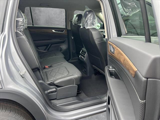 new 2025 Volkswagen Atlas car, priced at $38,999