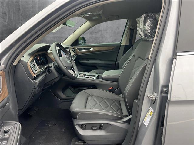 new 2025 Volkswagen Atlas car, priced at $38,999