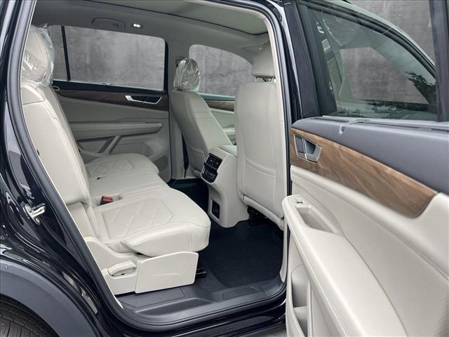 new 2025 Volkswagen Atlas car, priced at $41,325