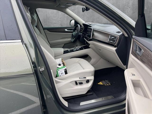 new 2025 Volkswagen Atlas car, priced at $54,196